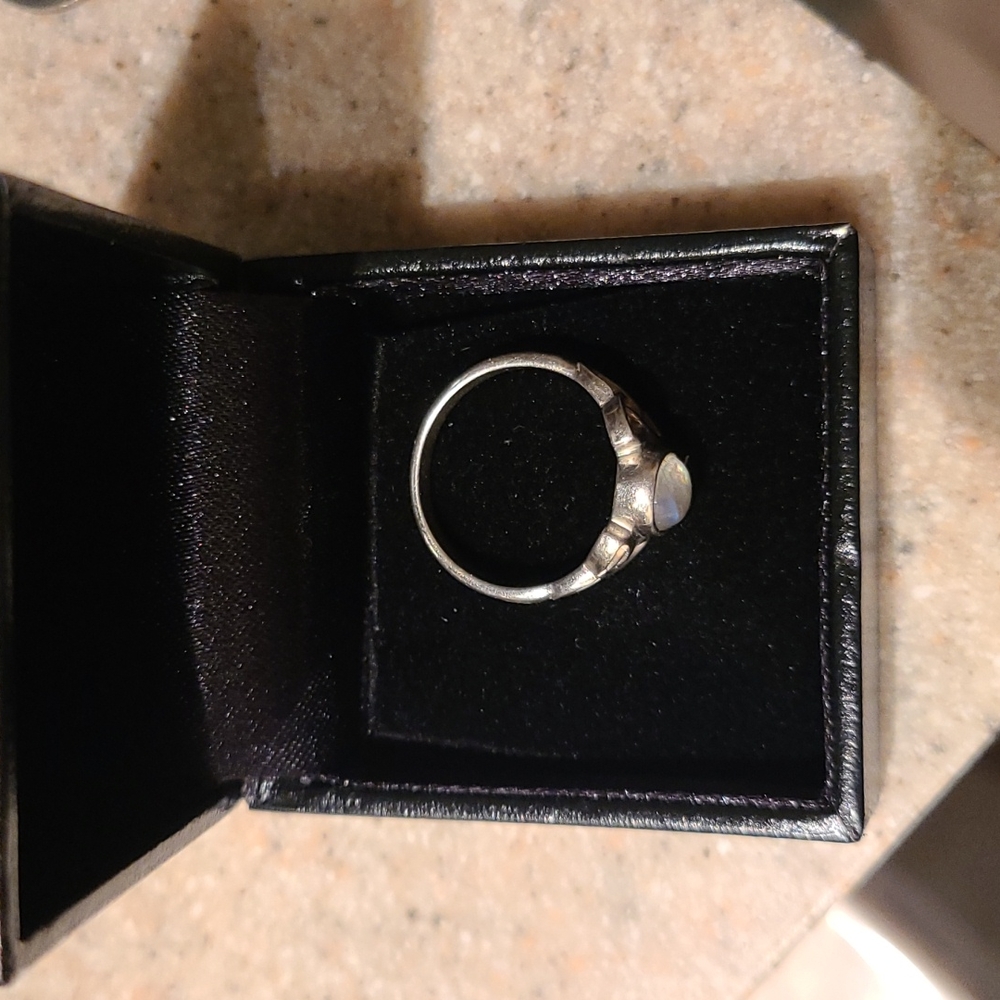 Moonstone ring - Picture 2 of 5
